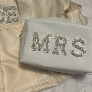 Chic White 'MRS' Cosmetic Bag